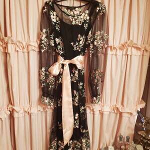 Suzanne Betro Pink&Green Floral Embroidery Black Lace Long Flounce Dress 1X